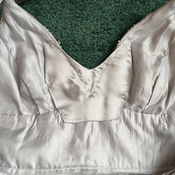 Bee Darlin V neck Spaghetti strap Maxi Prom dress with a slit and pockets - Picture 7 of 8